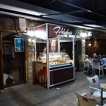 Hotel Yeste *